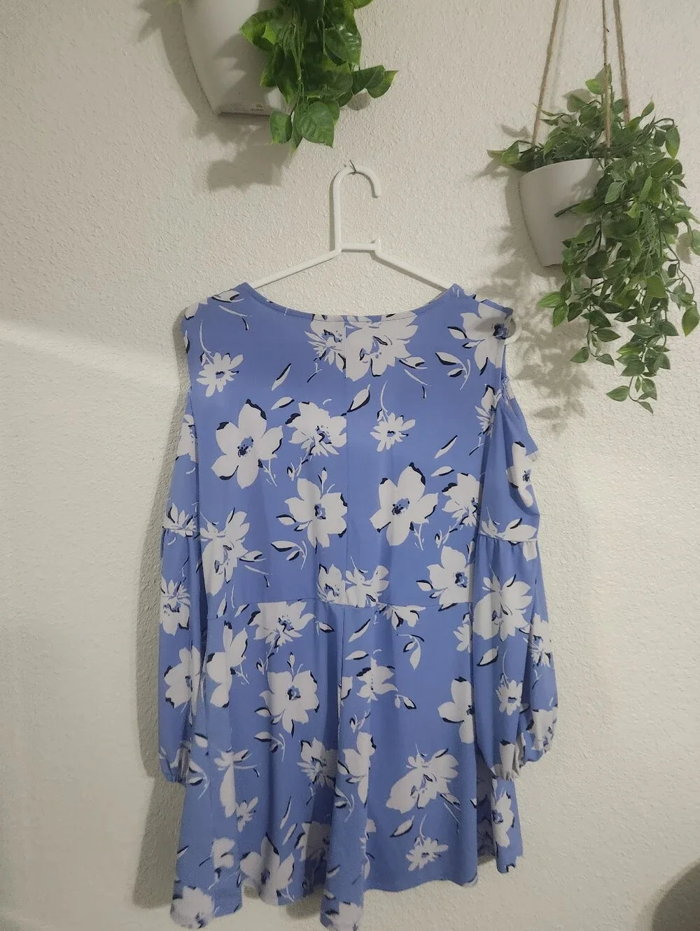 Cato Blue Floral Cold-Shoulder V-Neck Blouse - Picture 6 of 7